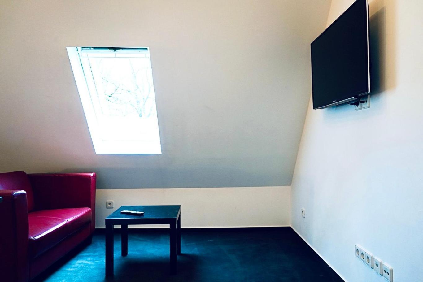 Haus Im Gruenen Fuer 6 Personen-3 Schlafzimmer- 3 Baedern -Waschmaschine-Grosse Terrasse- Vollausgestattete Kueche Wolfsburg Exteriör bild